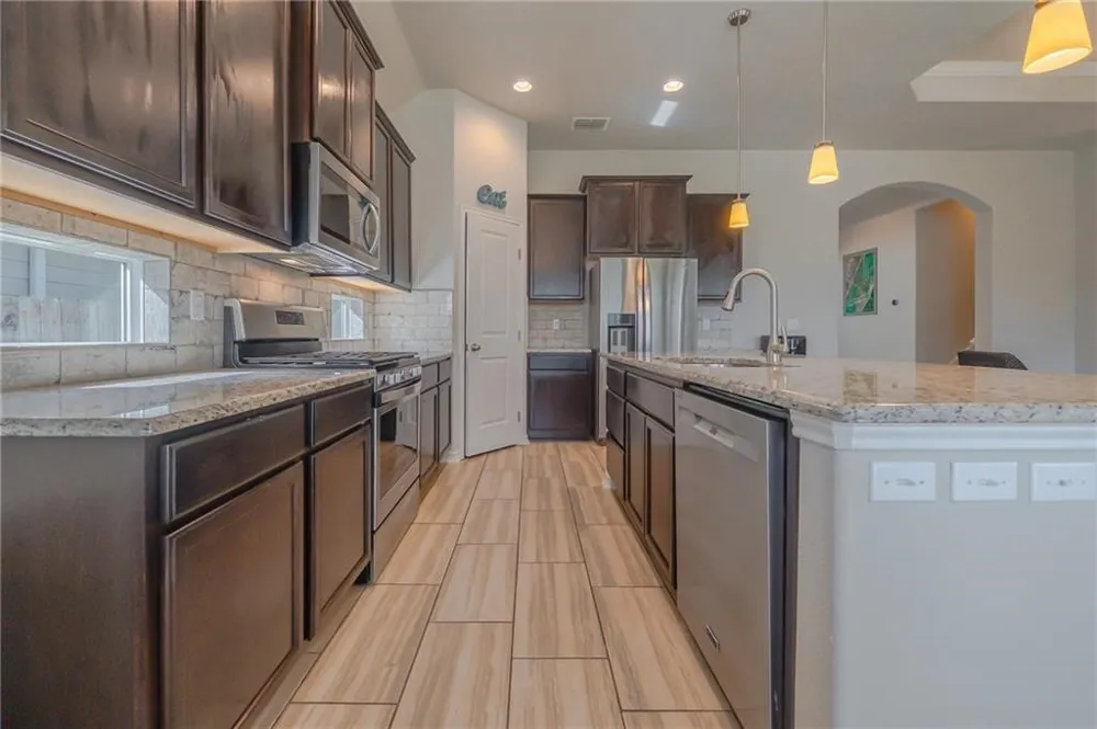125 Shadow Moss Rockport, TX 78382