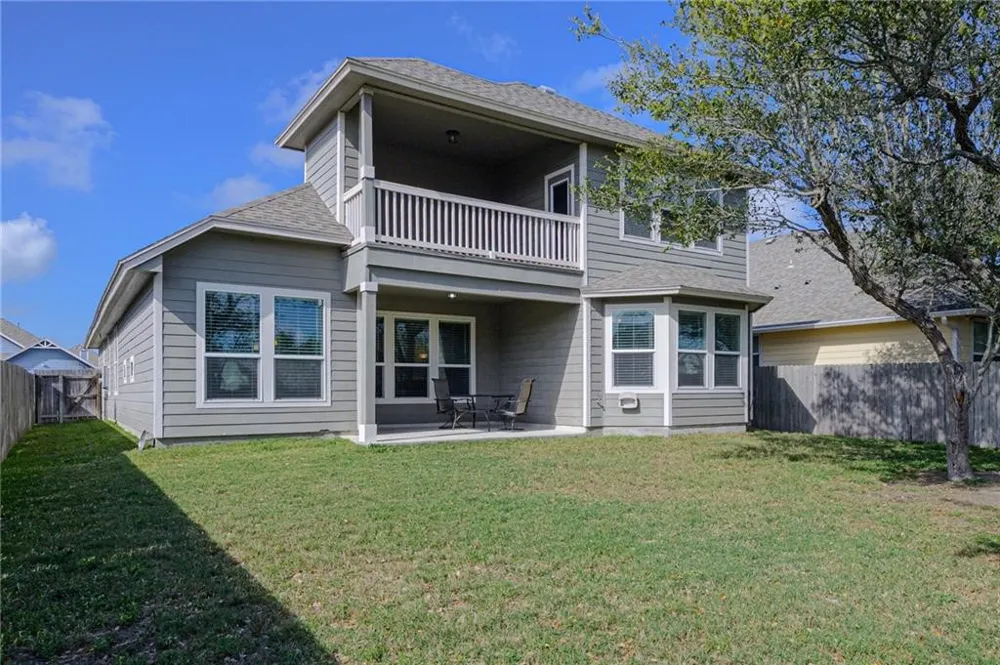 125 Shadow Moss Rockport, TX 78382