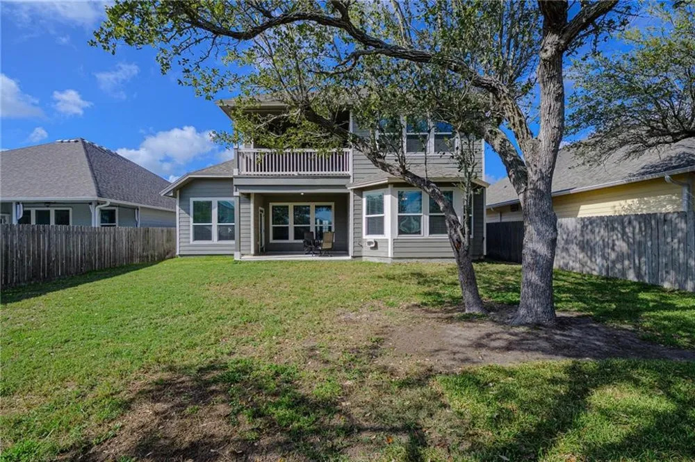 125 Shadow Moss Rockport, TX 78382