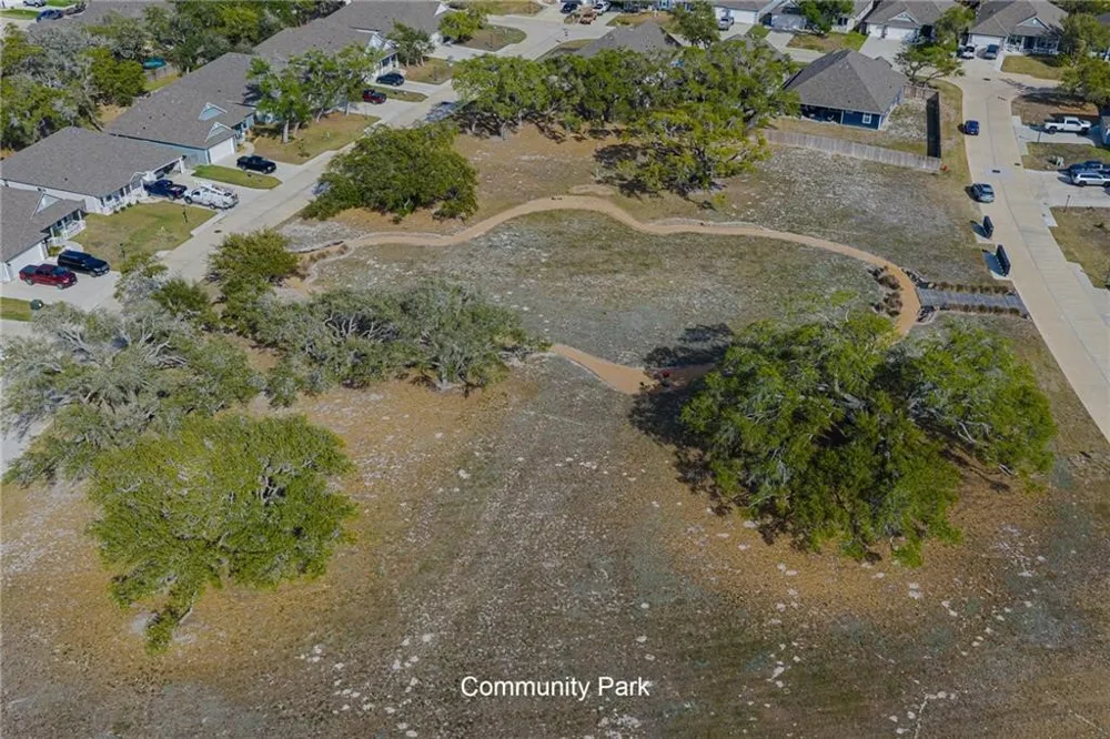 125 Shadow Moss Rockport, TX 78382