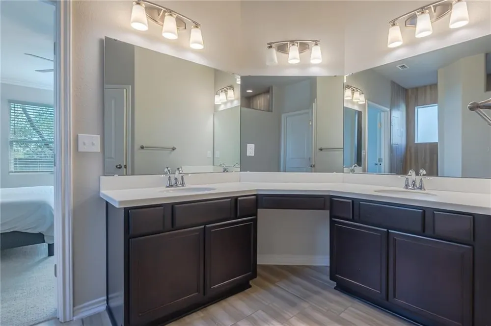 125 Shadow Moss Rockport, TX 78382