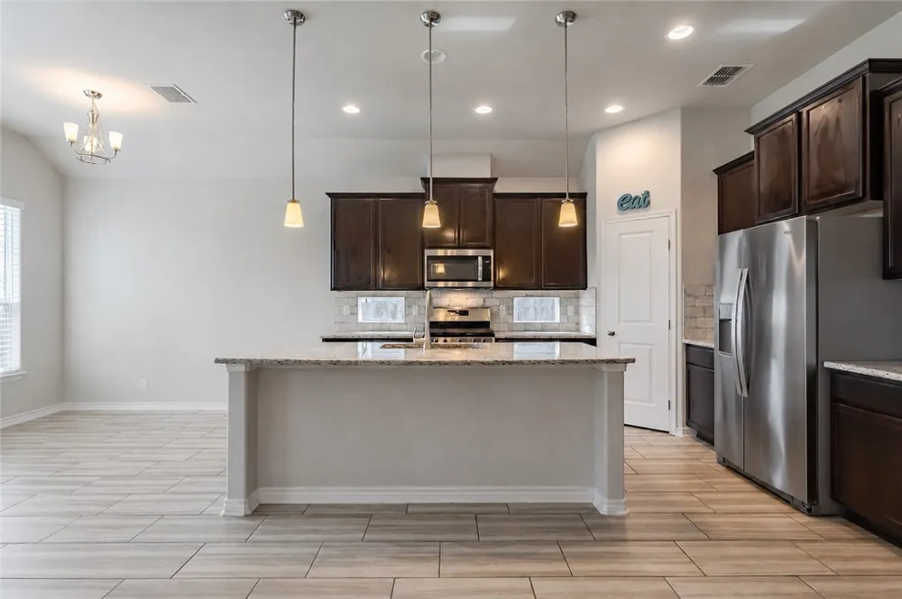 125 Shadow Moss Rockport, TX 78382