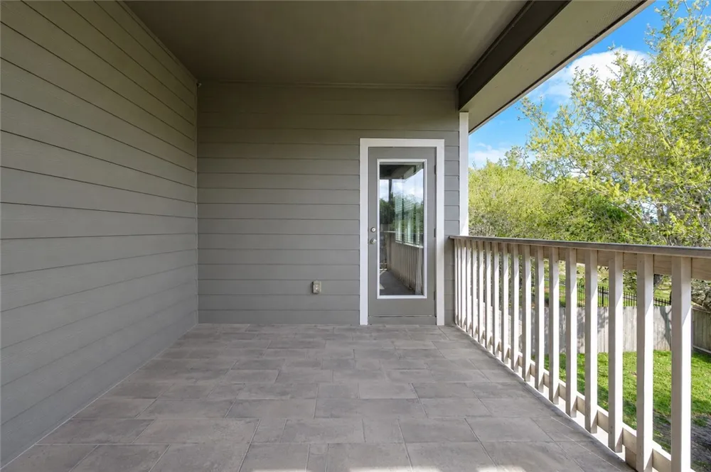 125 Shadow Moss Rockport, TX 78382