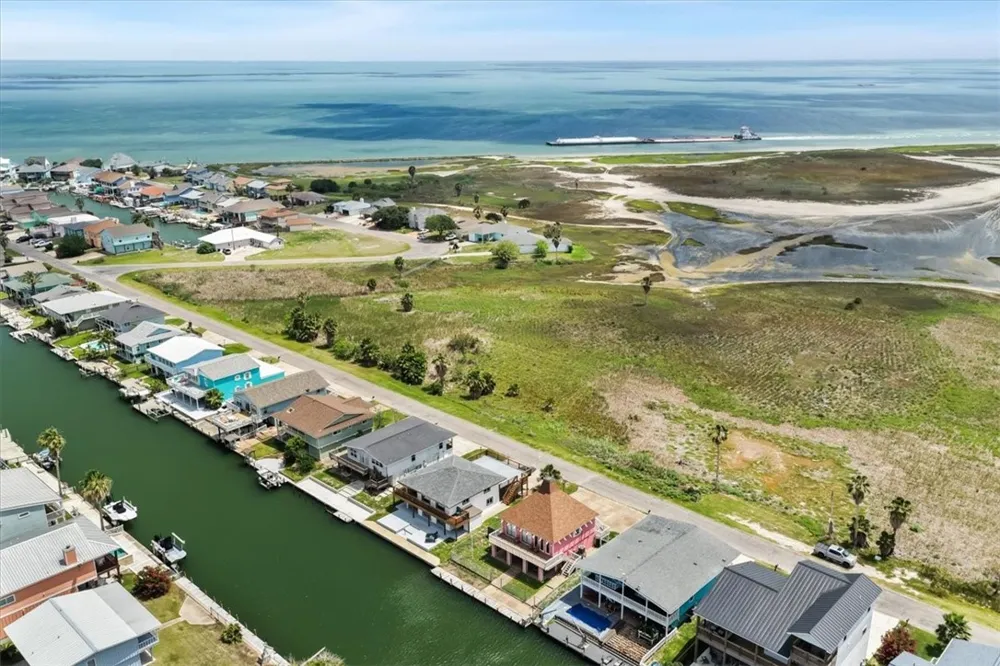 136 Port Saint Claire City By The Sea, TX 78336