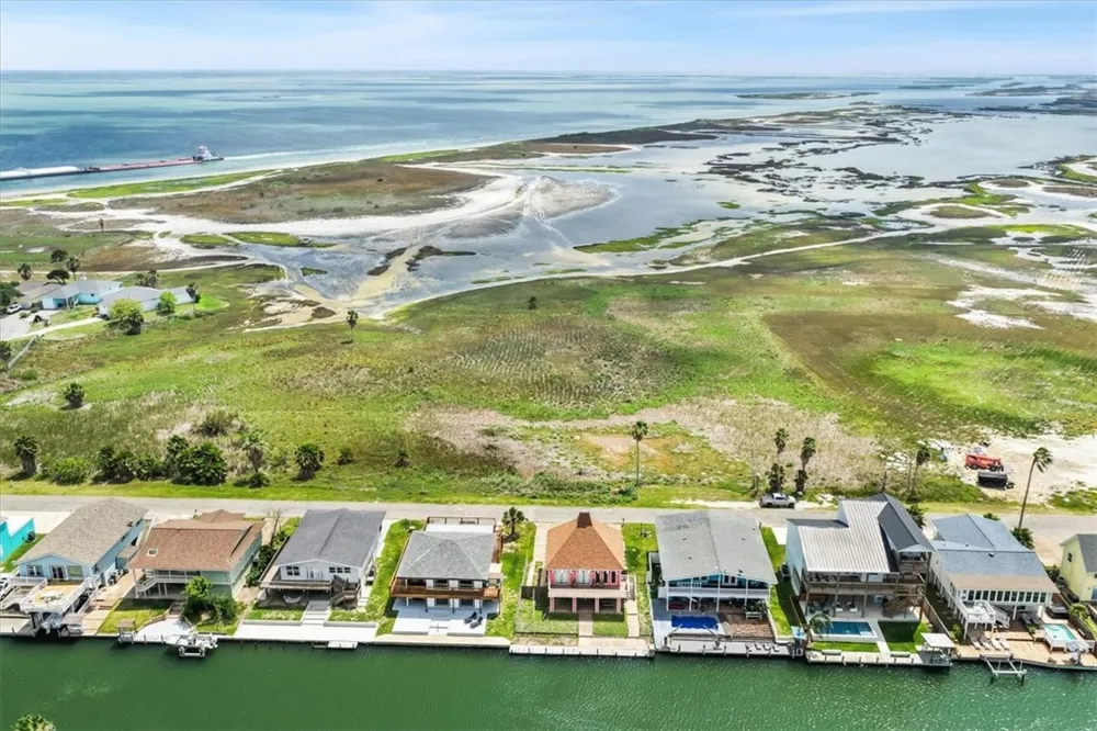 136 Port Saint Claire City By The Sea, TX 78336