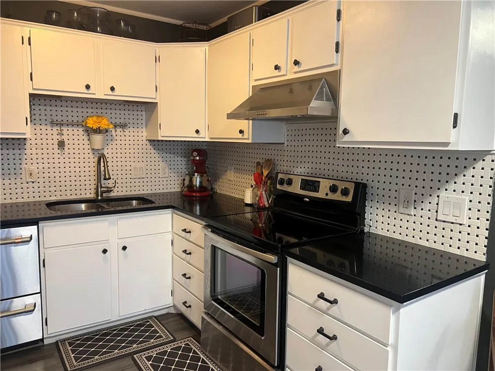 715 Upper Broadway #304 Corpus Christi, TX 78401