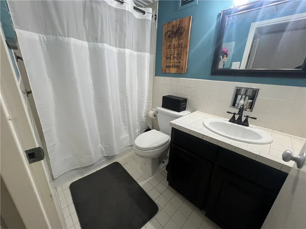715 Upper Broadway #304 Corpus Christi, TX 78401