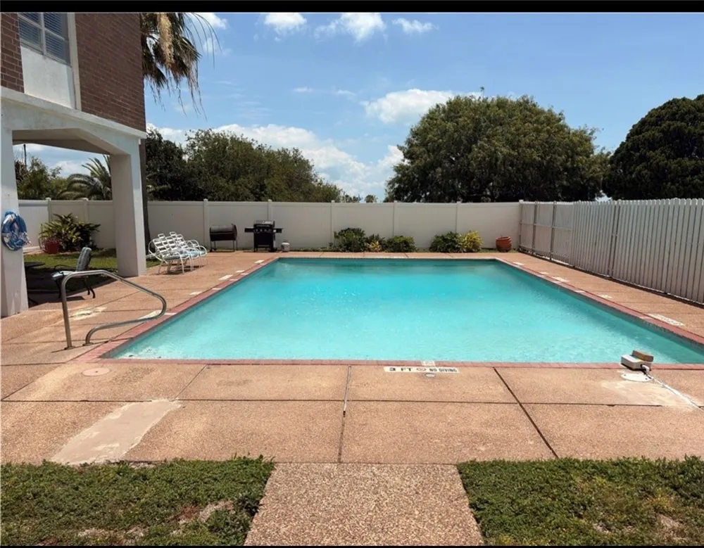 715 Upper Broadway #304 Corpus Christi, TX 78401