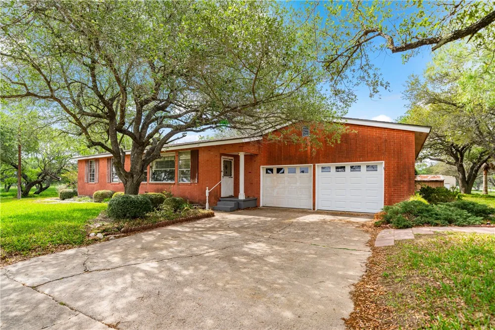 301 E FM 1118 Kingsville, TX 78363