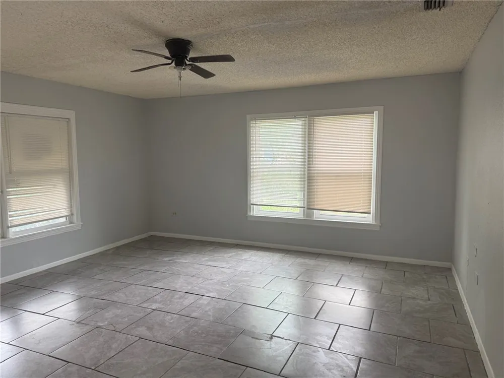 325 Rosebud Avenue Corpus Christi, TX 78404