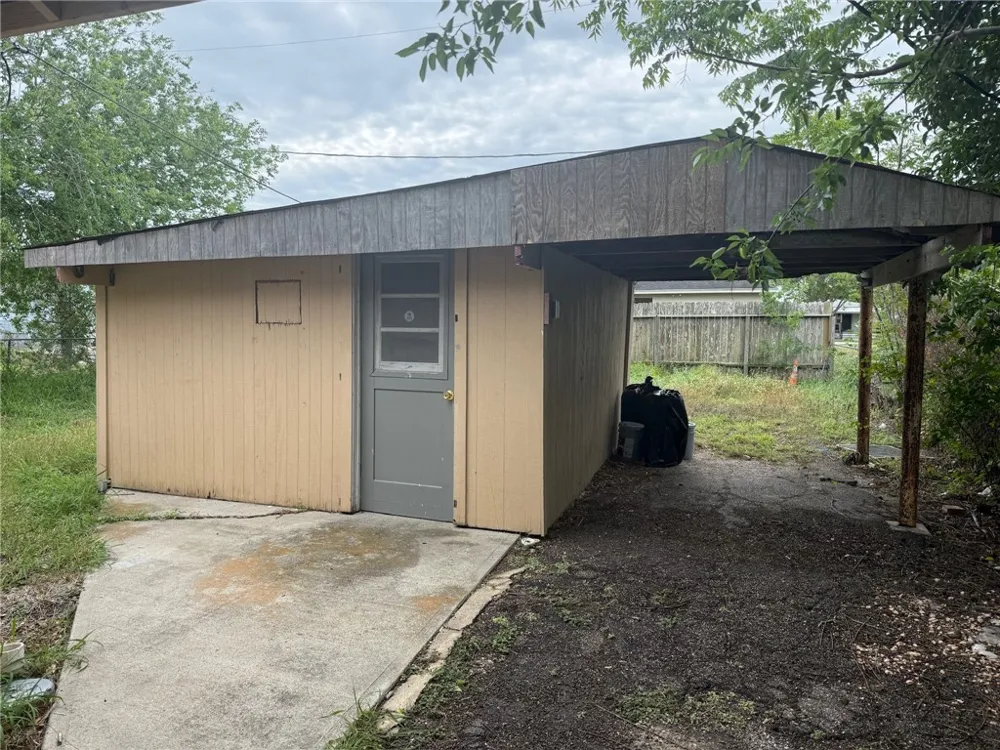 325 Rosebud Avenue Corpus Christi, TX 78404