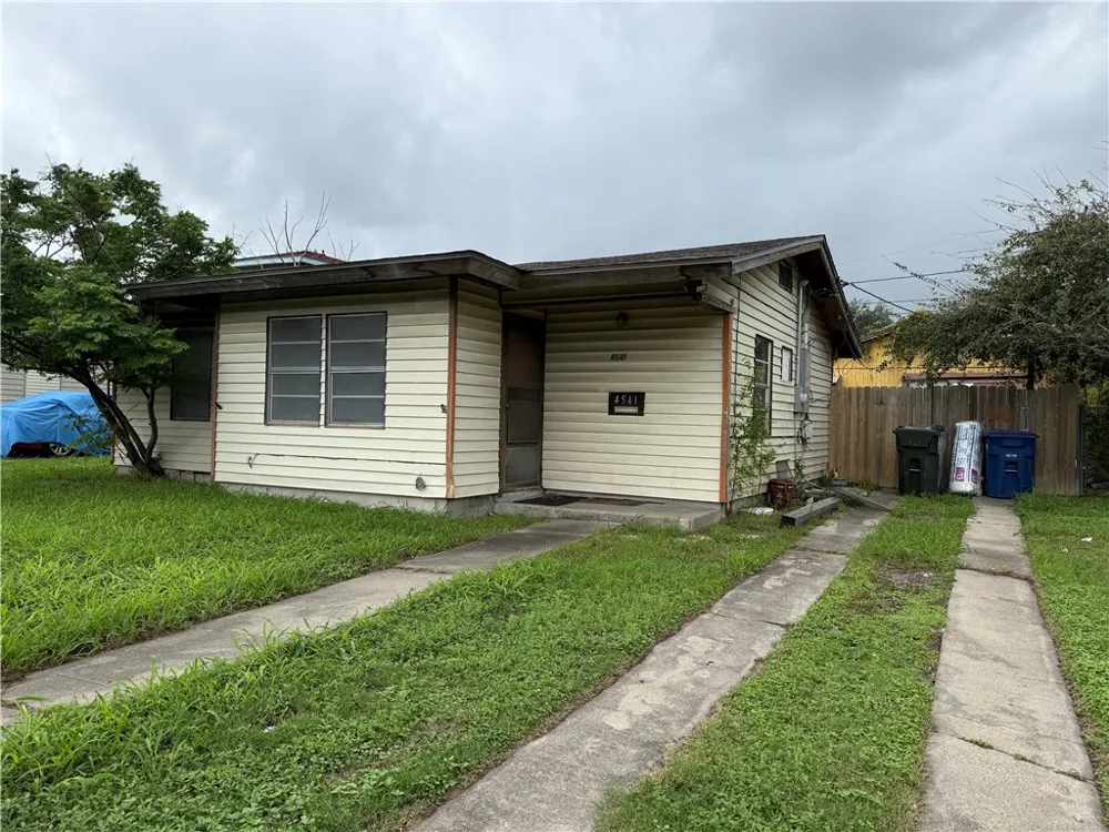 4541 Larkspur Corpus Christi, TX 78416
