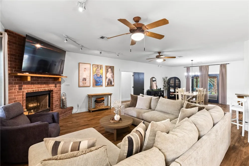 1402 W Johnson Avenue Aransas Pass, TX 78336