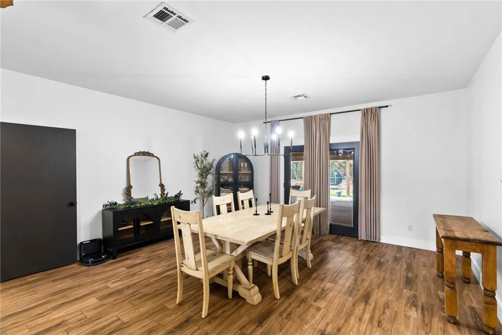 1402 W Johnson Avenue Aransas Pass, TX 78336