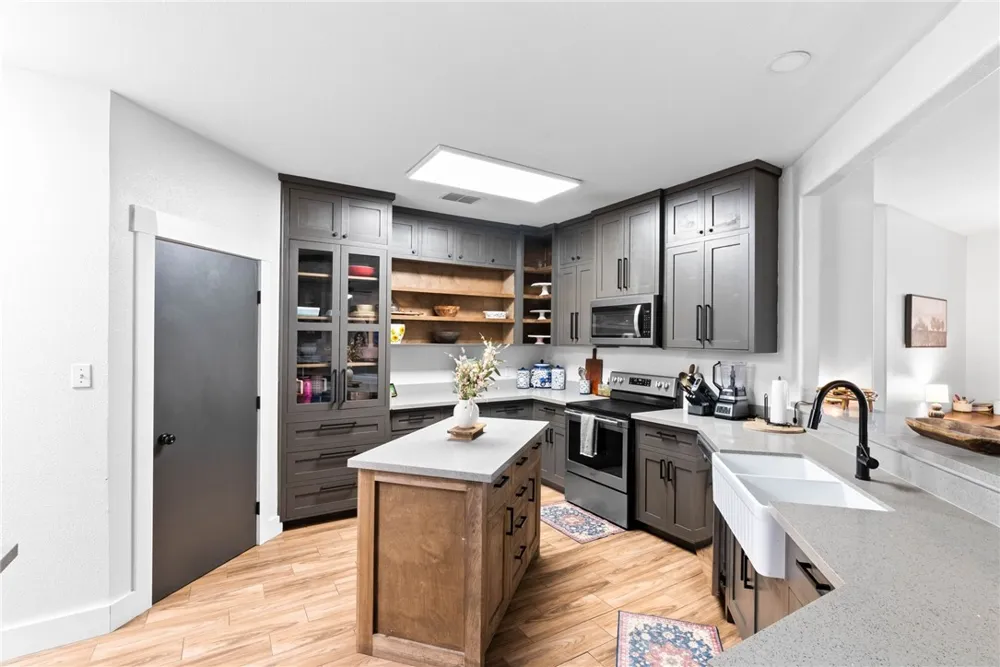 1402 W Johnson Avenue Aransas Pass, TX 78336