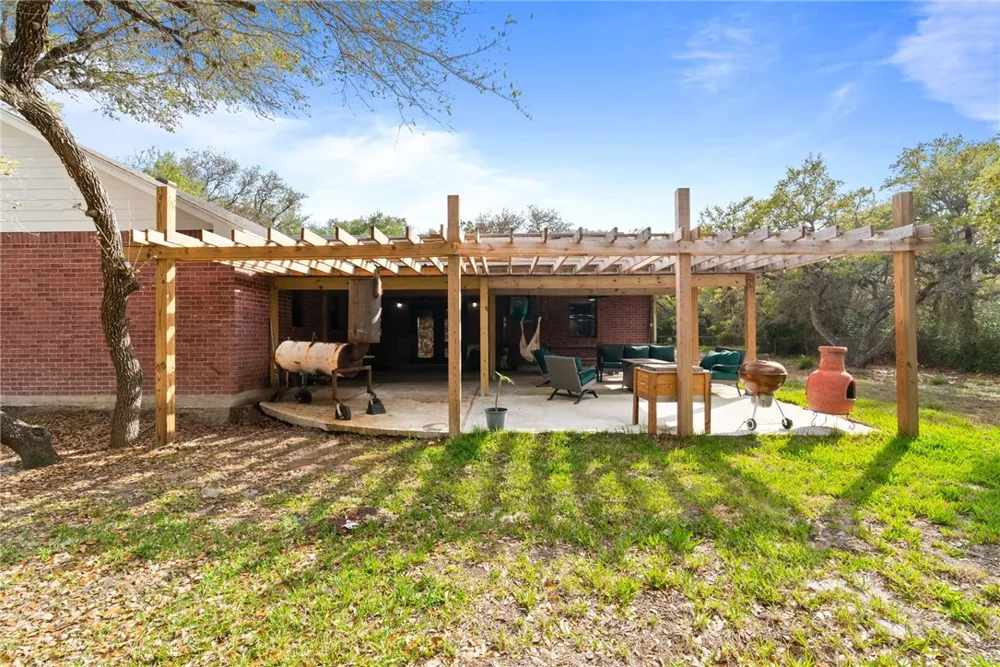 1402 W Johnson Avenue Aransas Pass, TX 78336