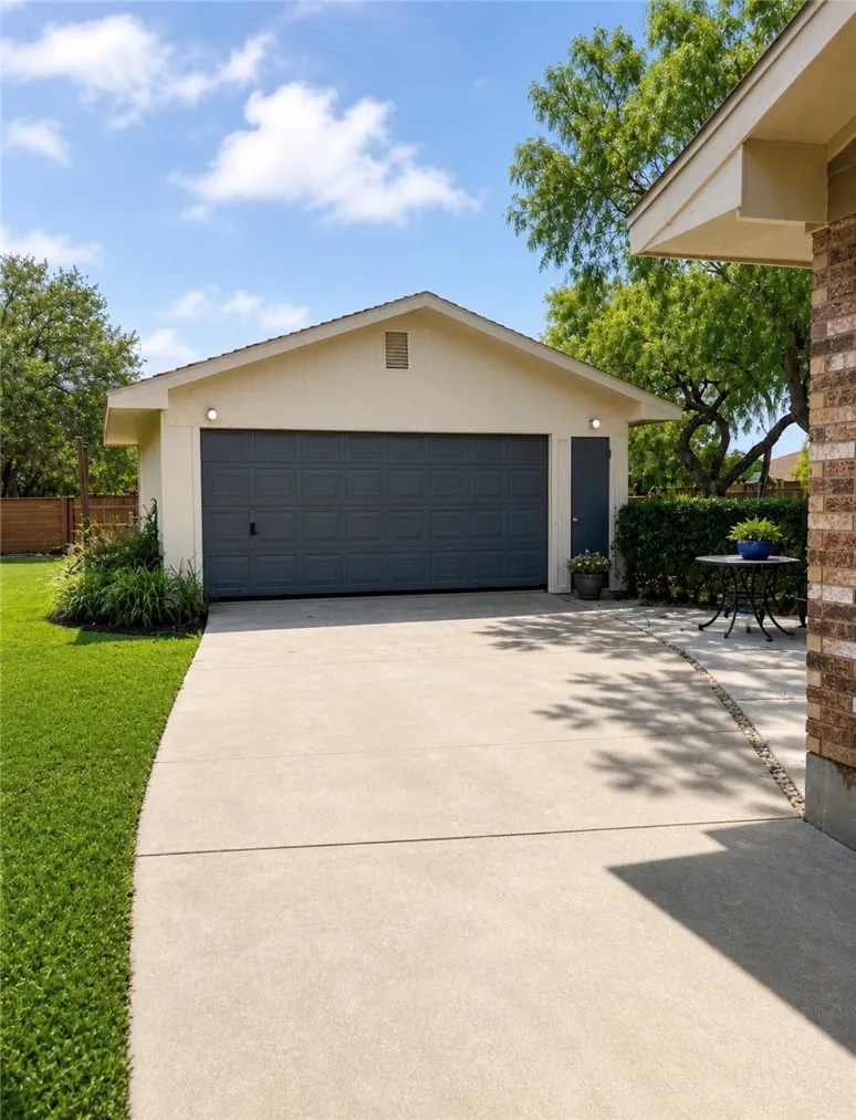 1128 Adeline Street Street Sinton, TX 78387