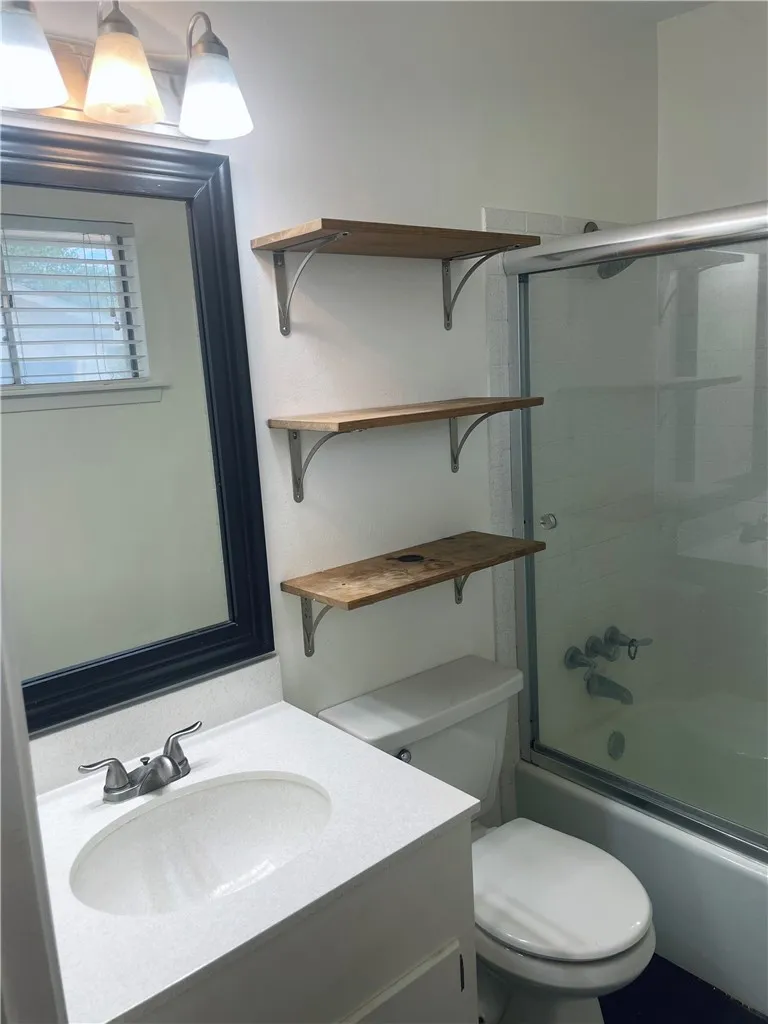 1128 Adeline Street Street Sinton, TX 78387