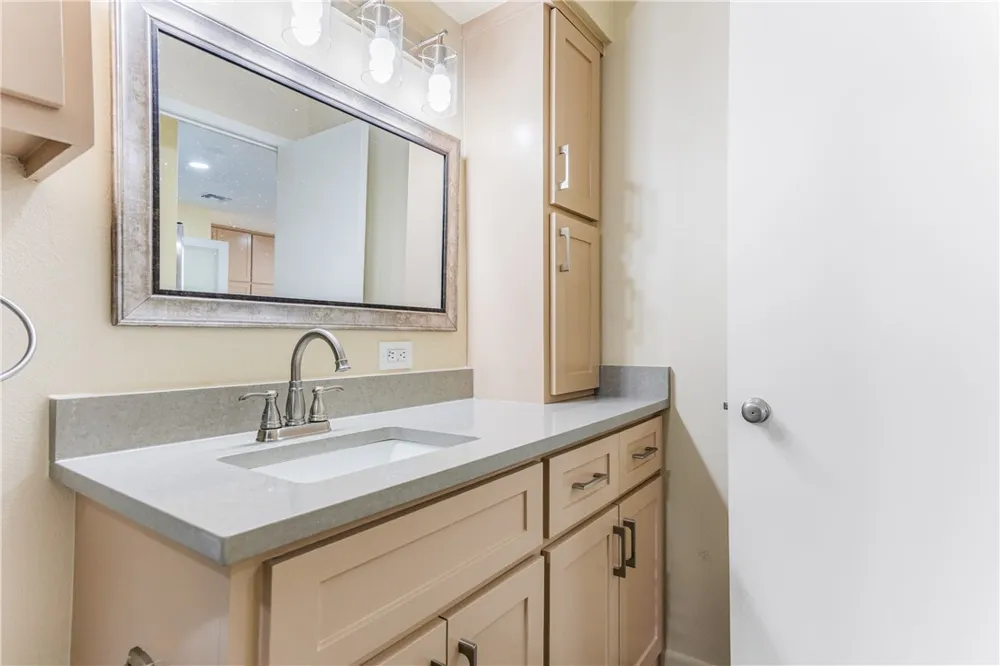 1400 Ocean Drive #403-C Corpus Christi, TX 78404