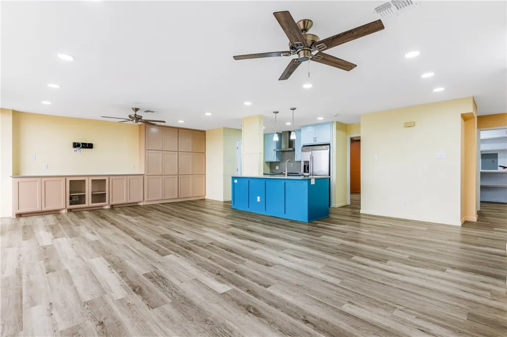 1400 Ocean Drive #403-C Corpus Christi, TX 78404