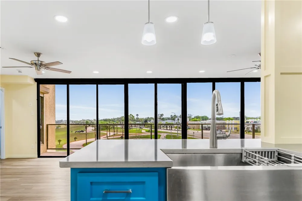 1400 Ocean Drive #403-C Corpus Christi, TX 78404
