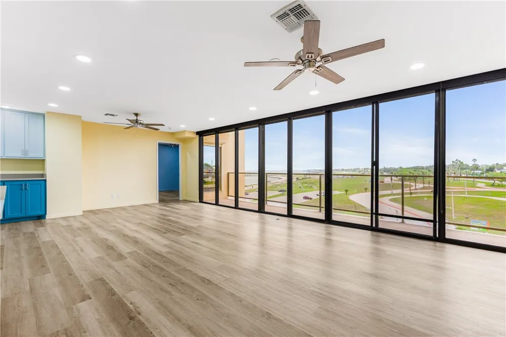 1400 Ocean Drive #403-C Corpus Christi, TX 78404