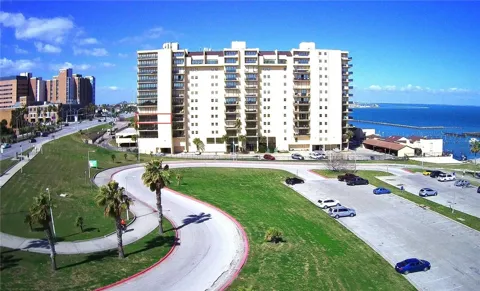 1400 Ocean Drive #403-C