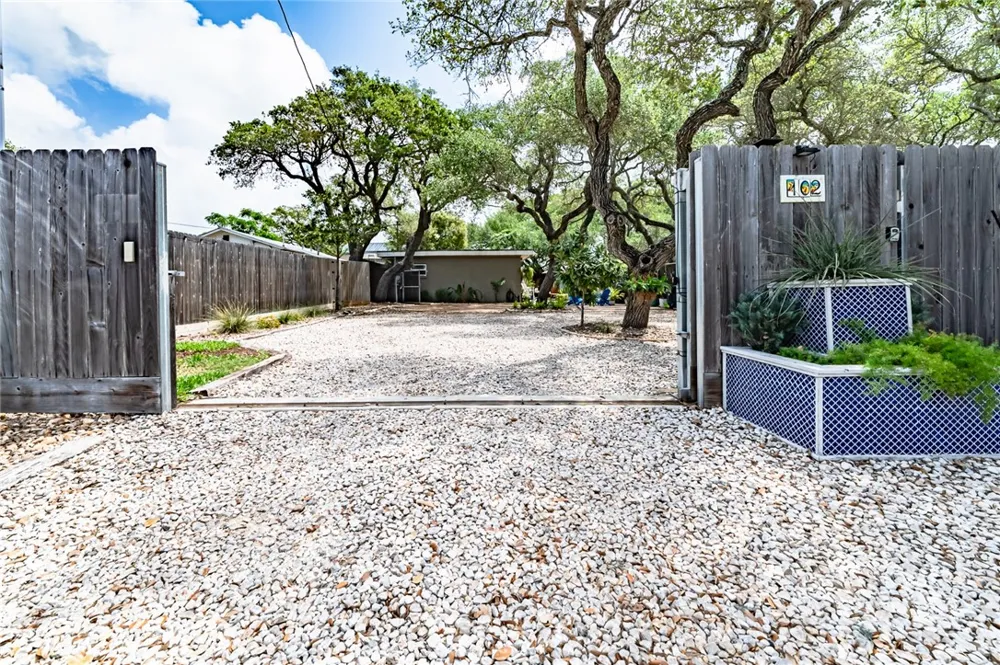 102 S 7th Street Fulton, TX 78358