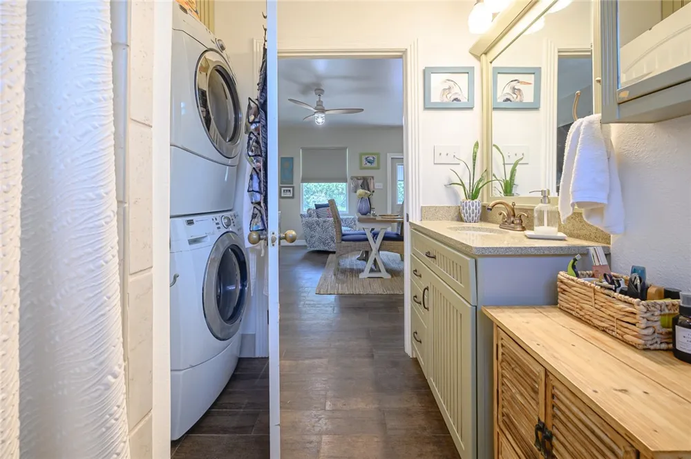 102 S 7th Street Fulton, TX 78358