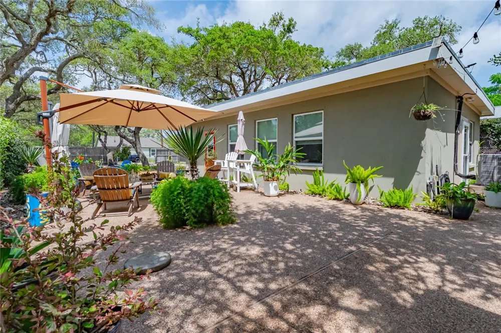 102 S 7th Street Fulton, TX 78358