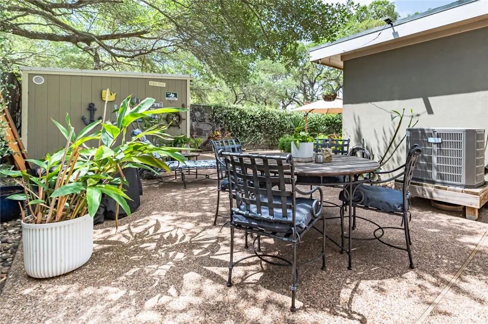 102 S 7th Street Fulton, TX 78358