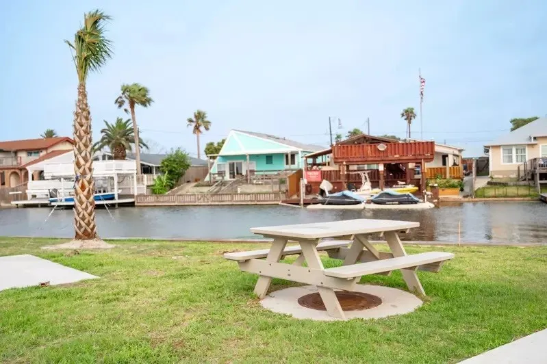 101 Caribbean Drive #20 Corpus Christi, TX 78418