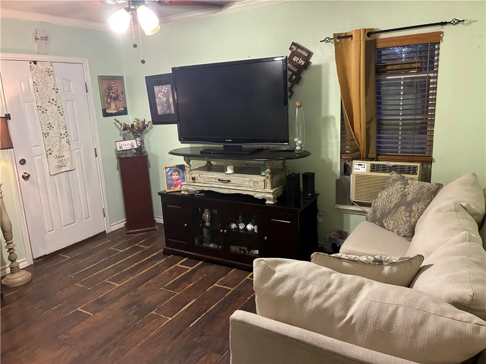 2704 Willard Street Corpus Christi, TX 78404