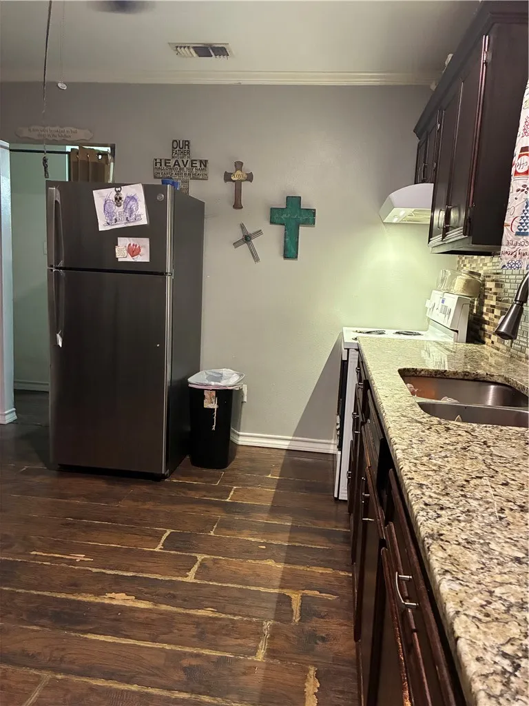 2704 Willard Street Corpus Christi, TX 78404