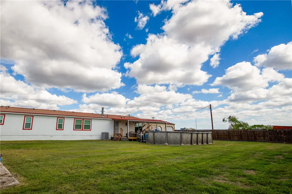 126 County Road 613 Skidmore, TX 78389