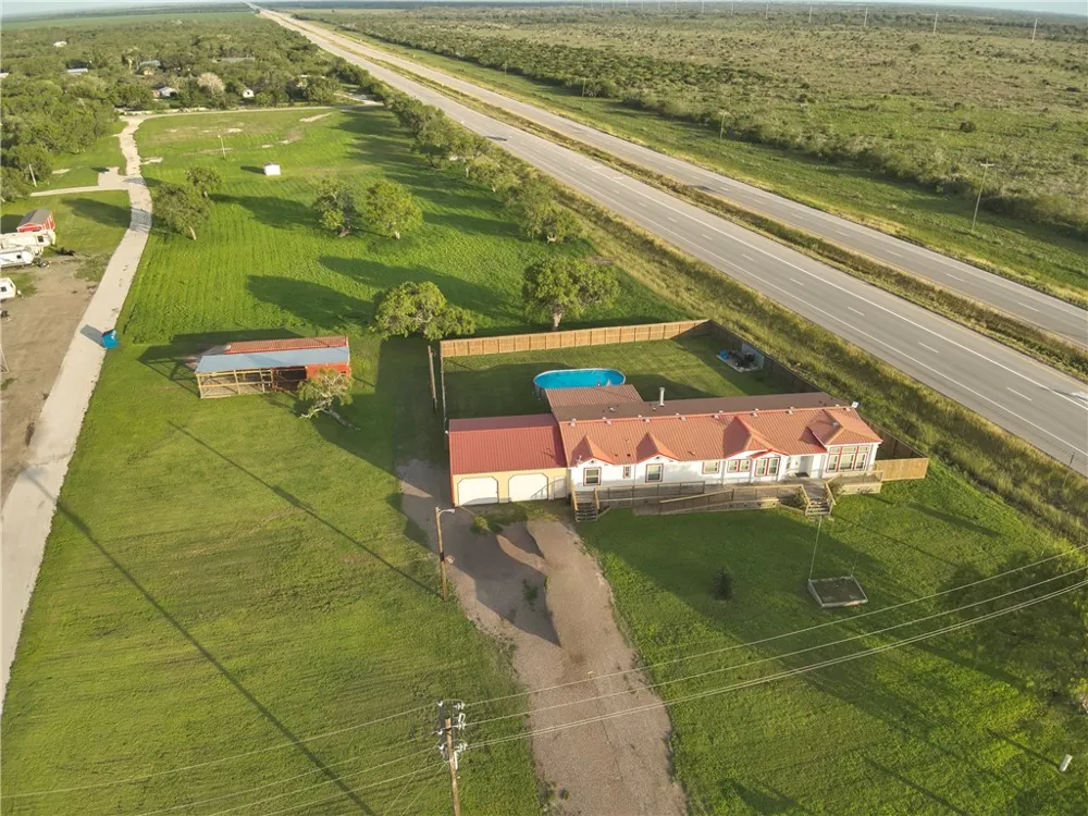 126 County Road 613 Skidmore, TX 78389