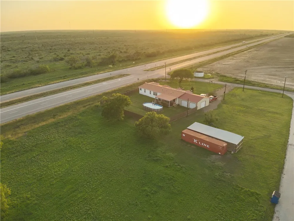 126 County Road 613 Skidmore, TX 78389