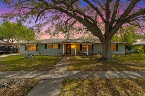 517 Catalina Place