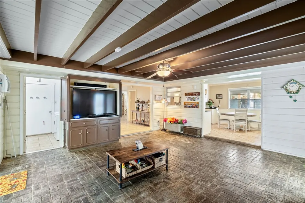 517 Catalina Place Corpus Christi, TX 78411