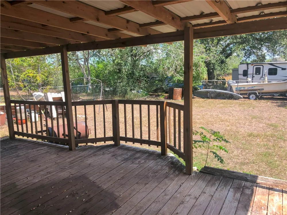 10446 5th Street Beeville, TX 78102