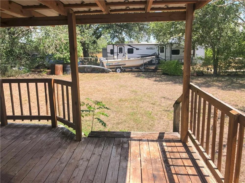 10446 5th Street Beeville, TX 78102