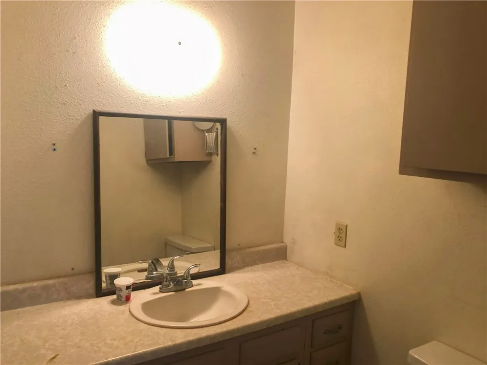 10446 5th Street Beeville, TX 78102