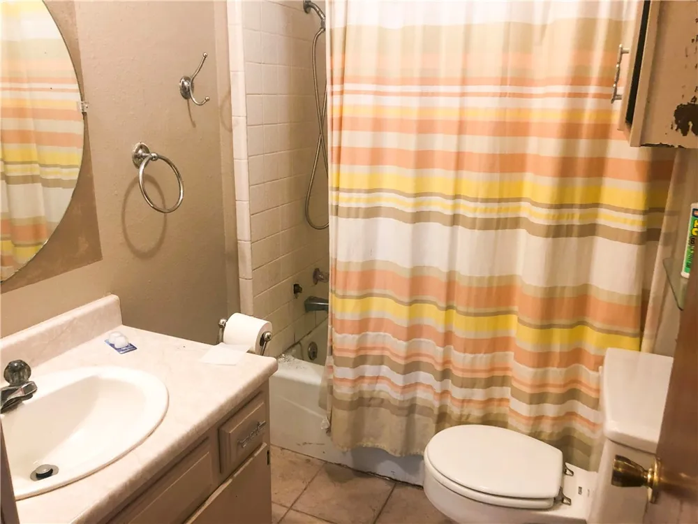 10446 5th Street Beeville, TX 78102