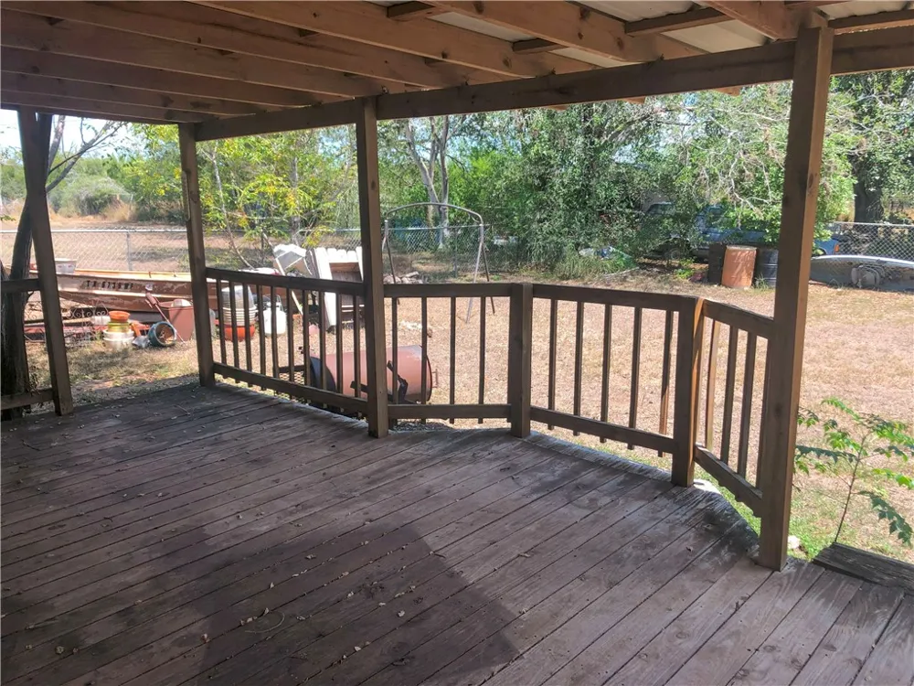 10446 5th Street Beeville, TX 78102
