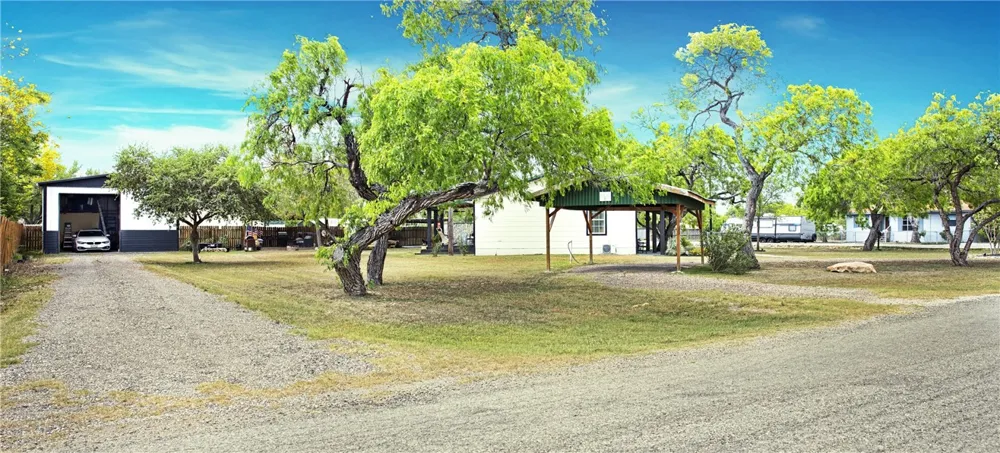 10519 County Road 2343 Sinton, TX 78387