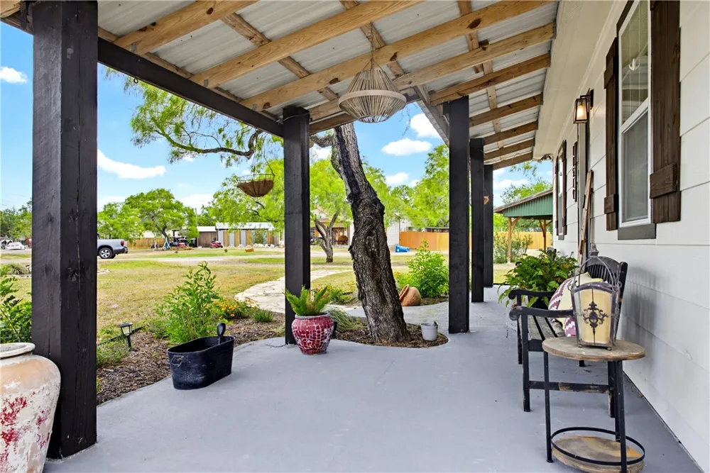 10519 County Road 2343 Sinton, TX 78387