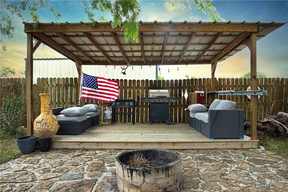 10519 County Road 2343 Sinton, TX 78387