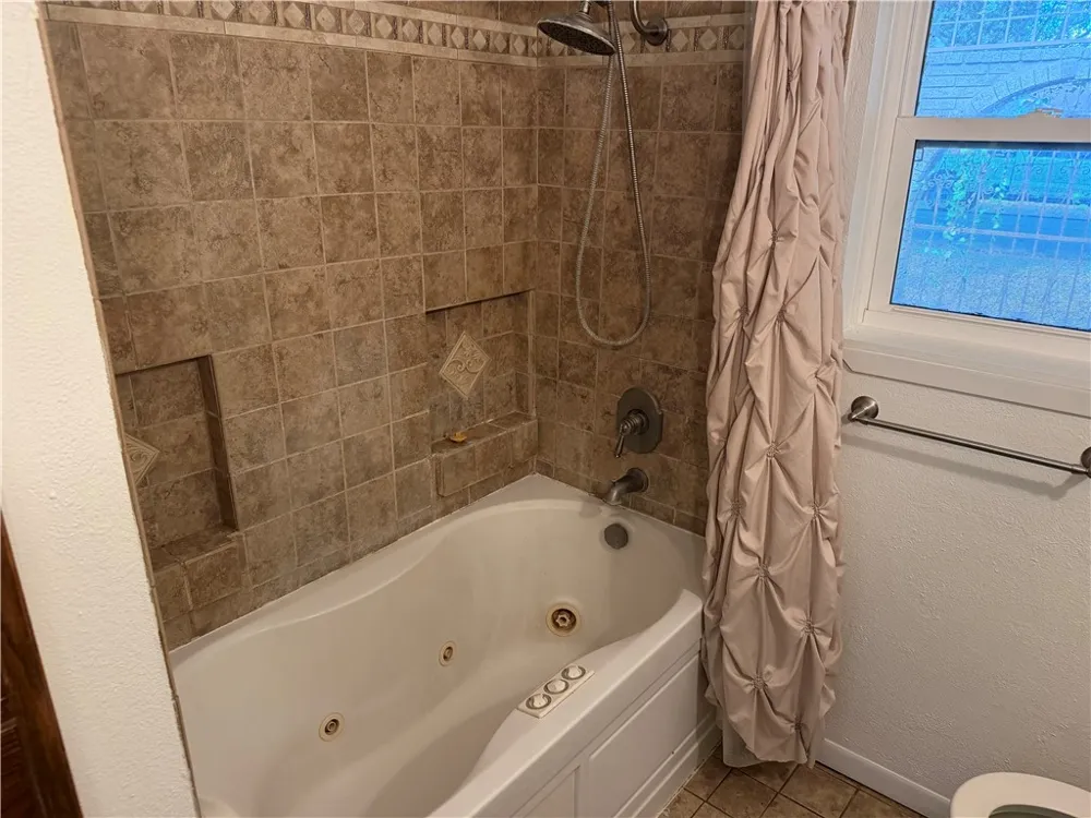 1905 Rettye Drive Kingsville, TX 78363