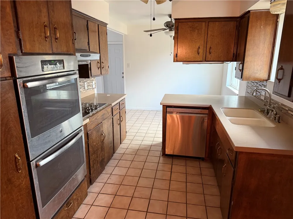 1905 Rettye Drive Kingsville, TX 78363