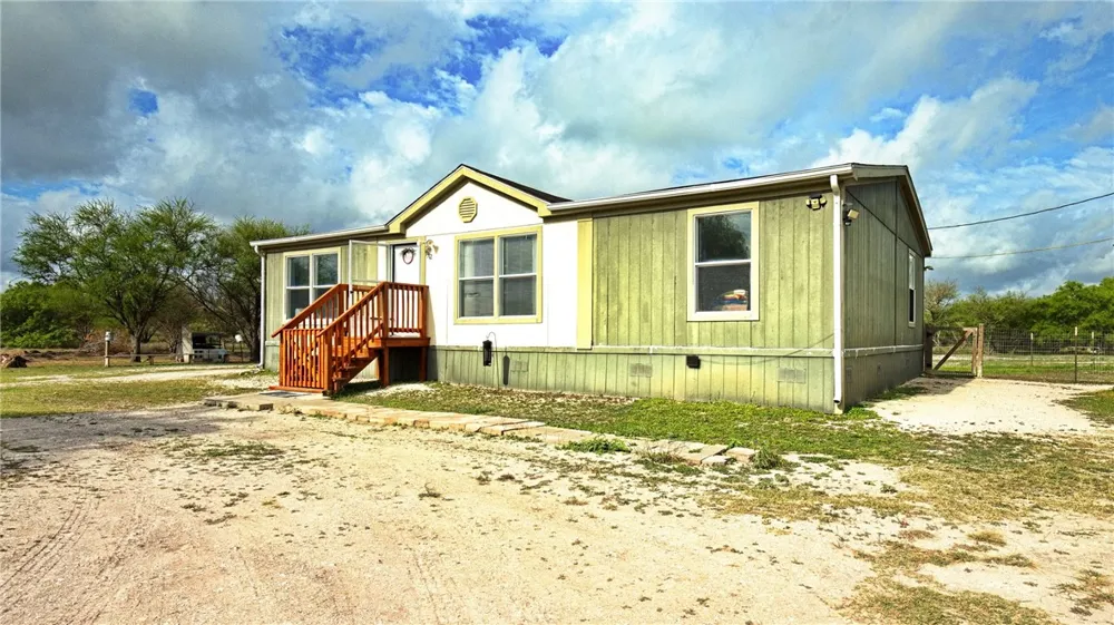 1312 Antonia Street Sinton, TX 78387